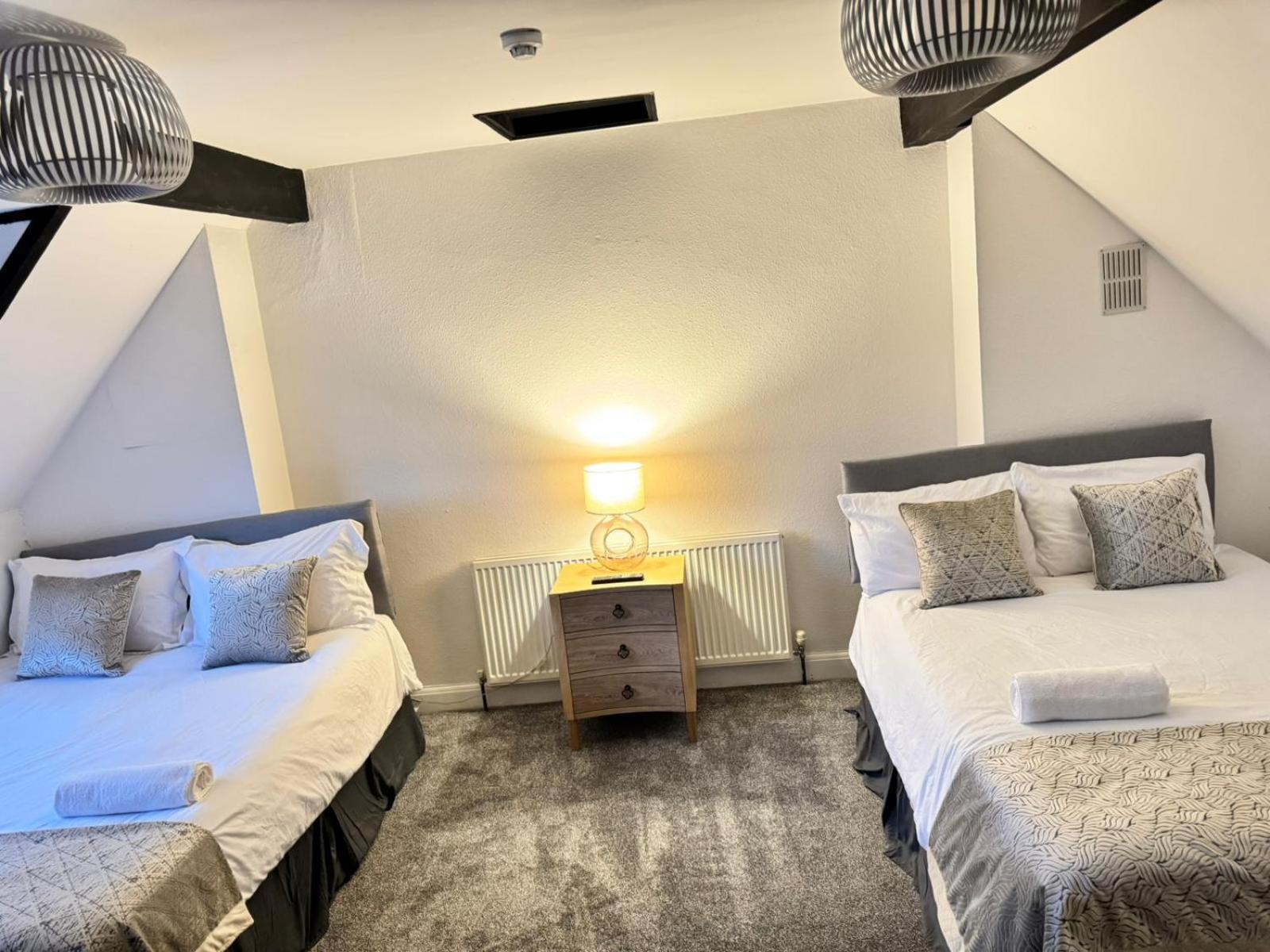 Shm Stays Solihull Hs2 Nec Airport Nr M6 M40 M42 Great For Long & Short Stays 15 Min Walk To Train Station 5 Min Drive To Town Centre Outside Bus Stops & Supermarket Free Parking 外观 照片
